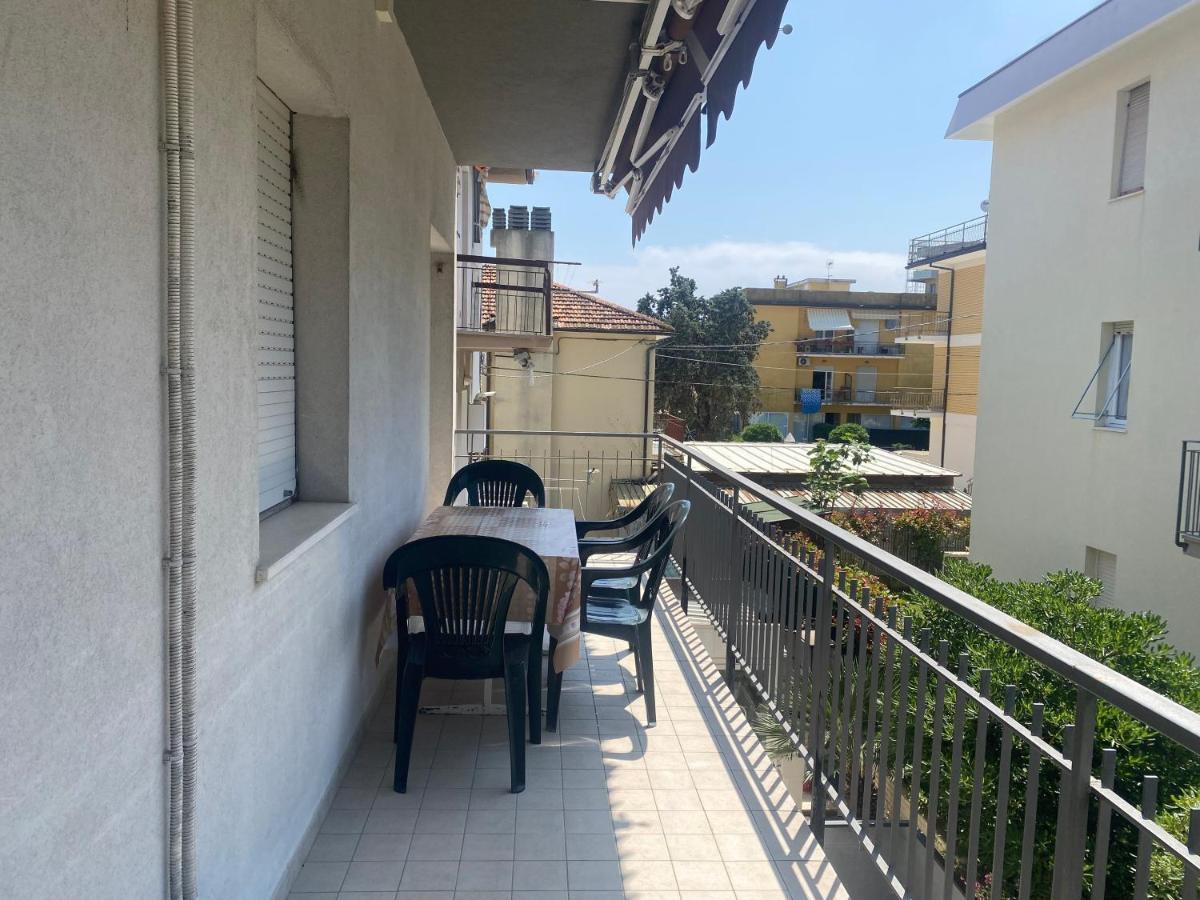 Via Pesaro A/C Apartment Marcelli Luaran gambar