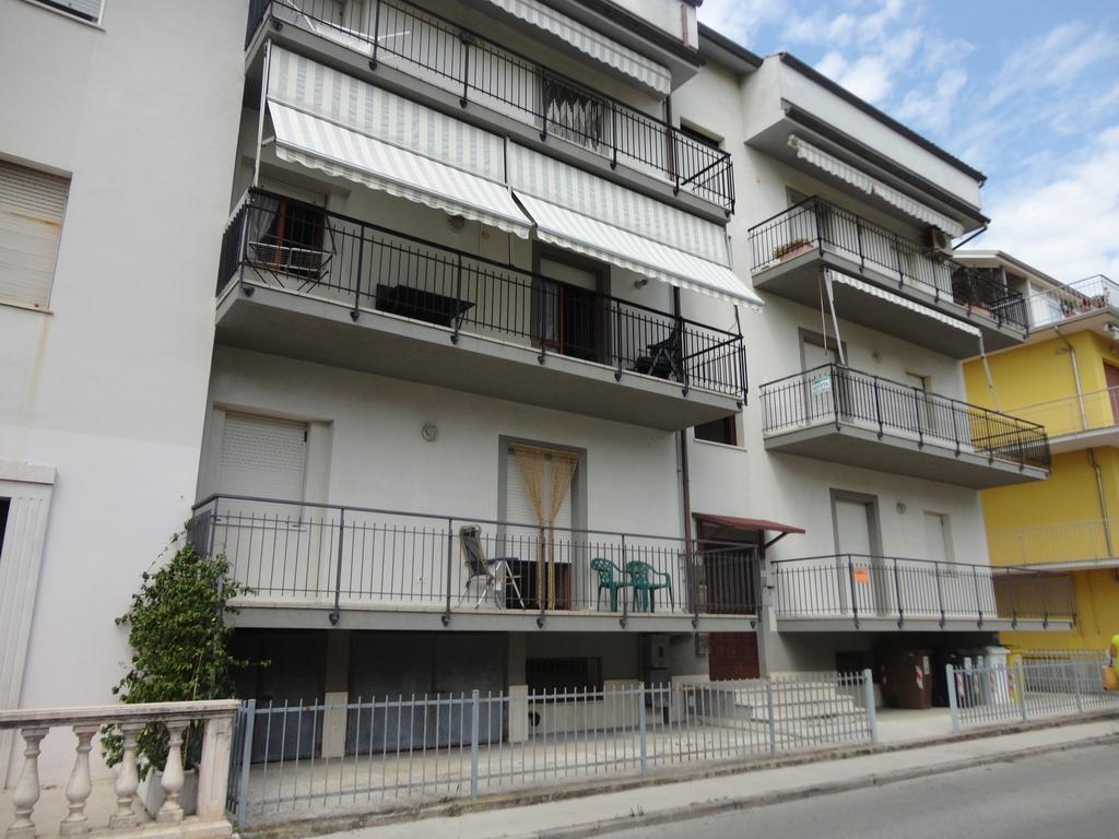 Via Pesaro A/C Apartment Marcelli Luaran gambar