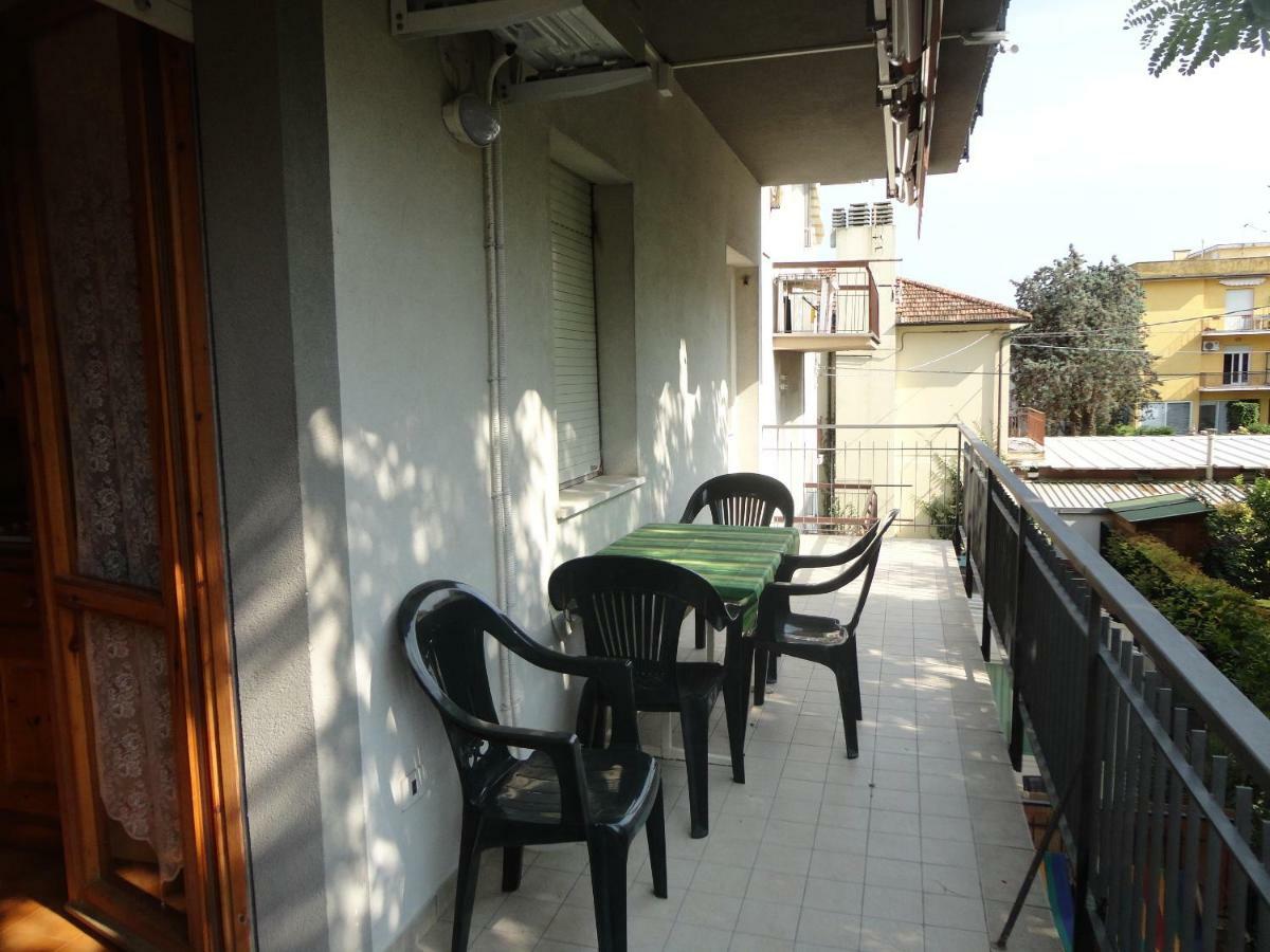 Via Pesaro A/C Apartment Marcelli Luaran gambar